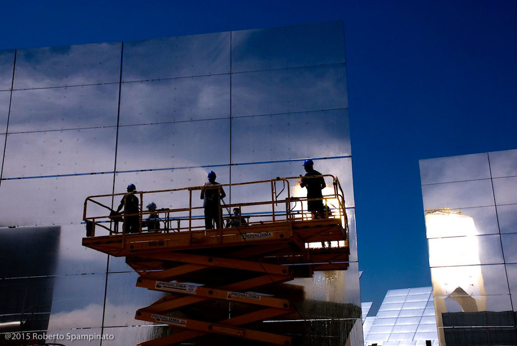 PS10 is the world's first commercial solar tower power plant.